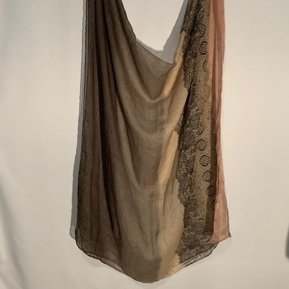 Over Sized Scarf - Picture 5 of 9